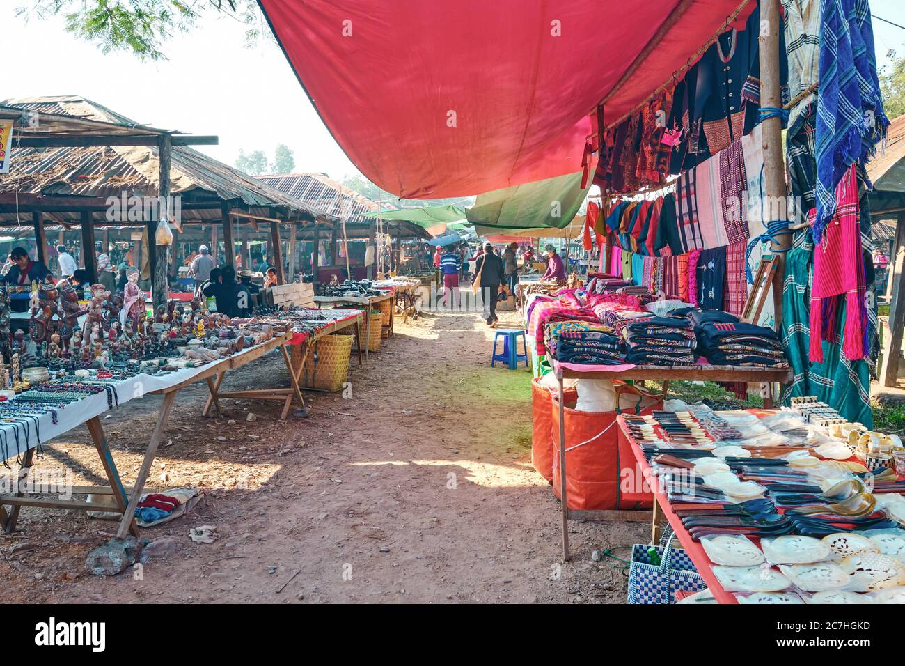 Attività commerciali il 27 gennaio 2017. A Mine Thauk, mercato di Nyaungshwe, Myanmar Foto Stock