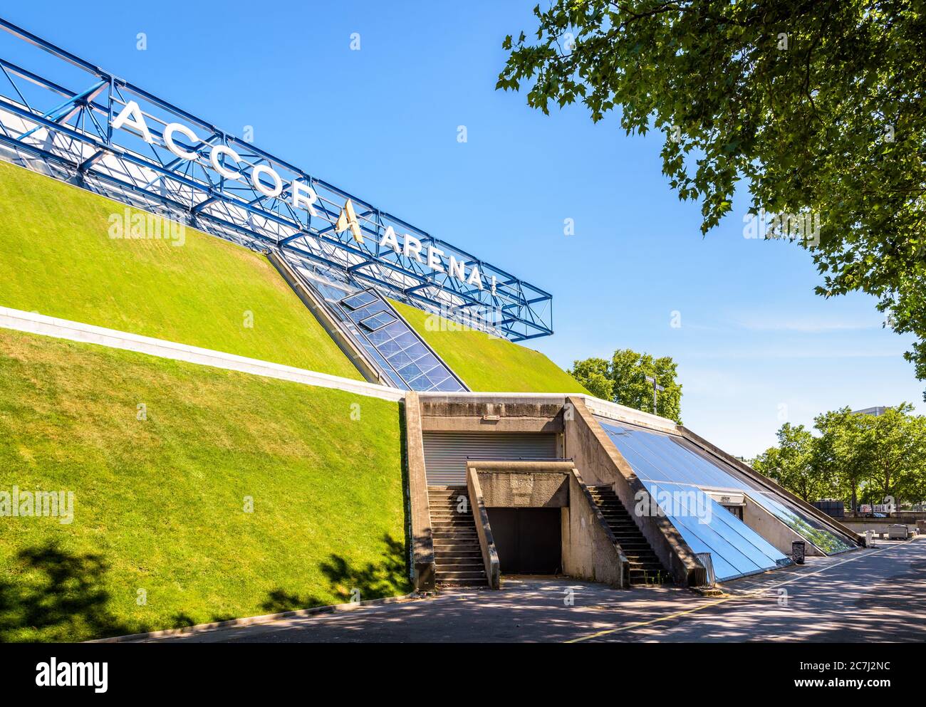 Ingresso per i media e la stampa della sala concerti Accor Arena e dell'arena sportiva precedentemente conosciuta come il Palais Omnisport de Paris-Bercy (POPB) di Parigi. Foto Stock