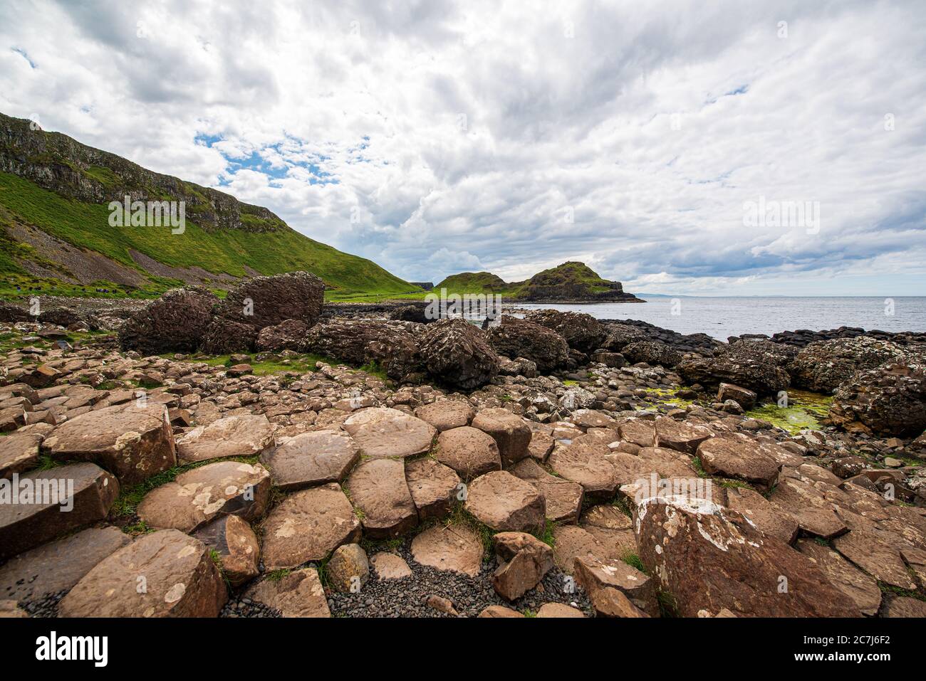 Giant's Causeway nella contea di Antrim, sulla costa settentrionale dell'Irlanda del Nord Foto Stock