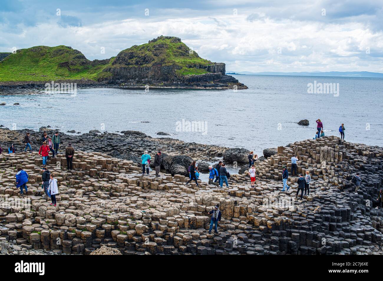 Giant's Causeway nella contea di Antrim, sulla costa settentrionale dell'Irlanda del Nord Foto Stock