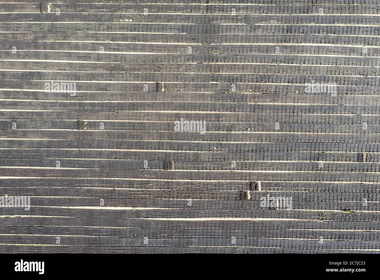 Fotografia aerea di torbiere di Bord Na Mona per il tappeto erboso nella contea di Kildare, Irlanda Foto Stock