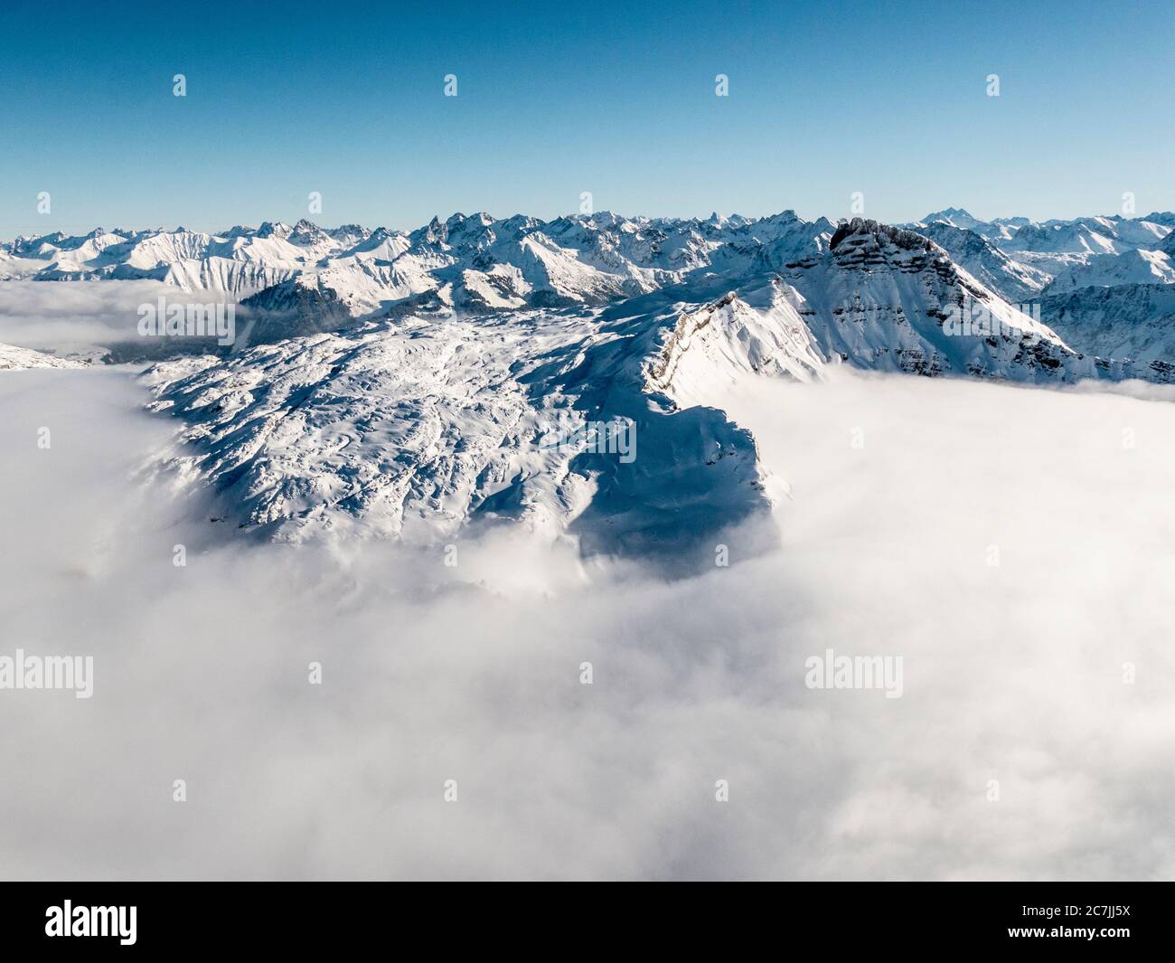 Alta Ifen in inverno nelle nuvole Foto Stock