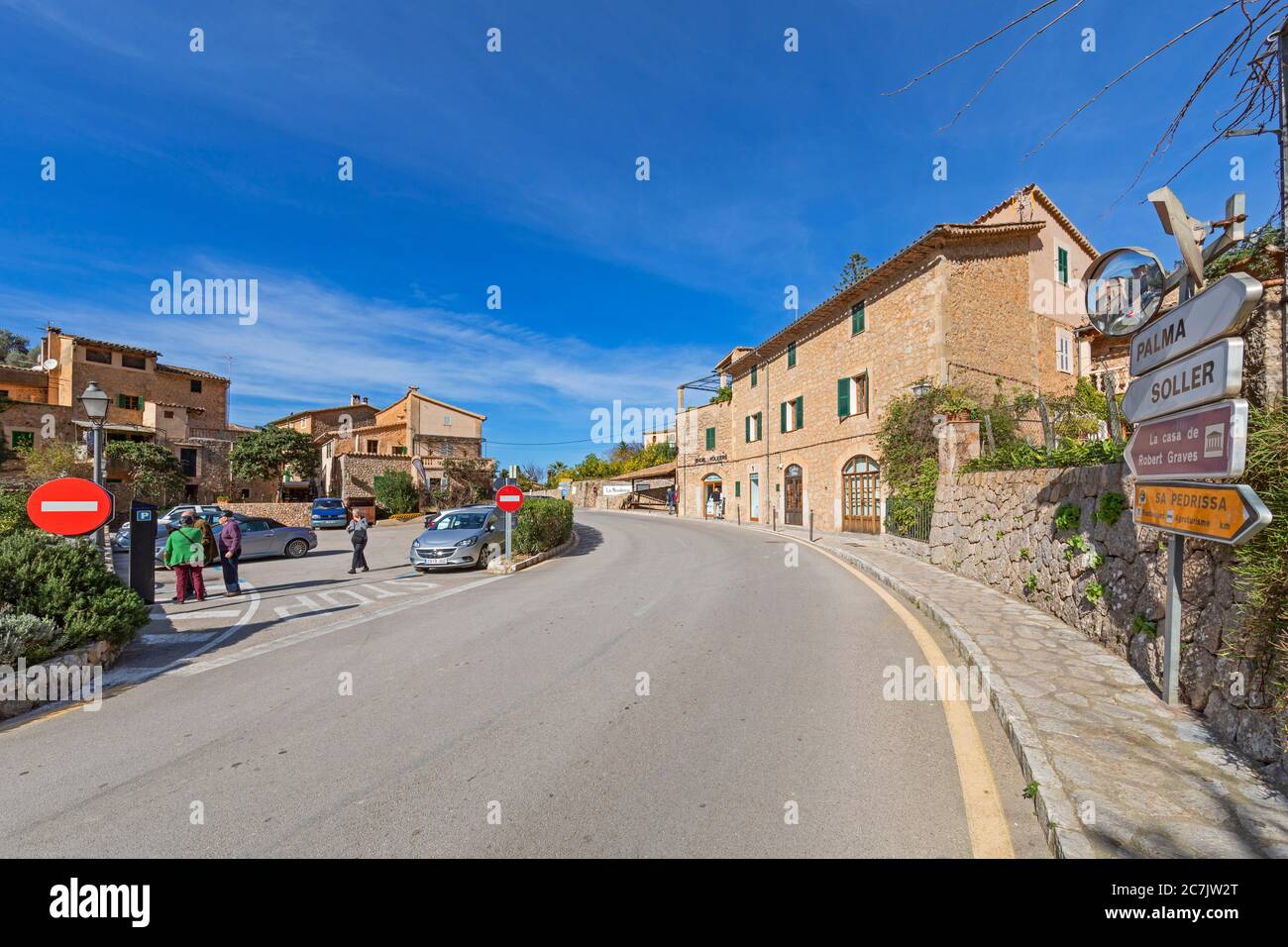 Villaggio dell'artista Deià, strada locale verso Sóller, isola di Maiorca, Foto Stock