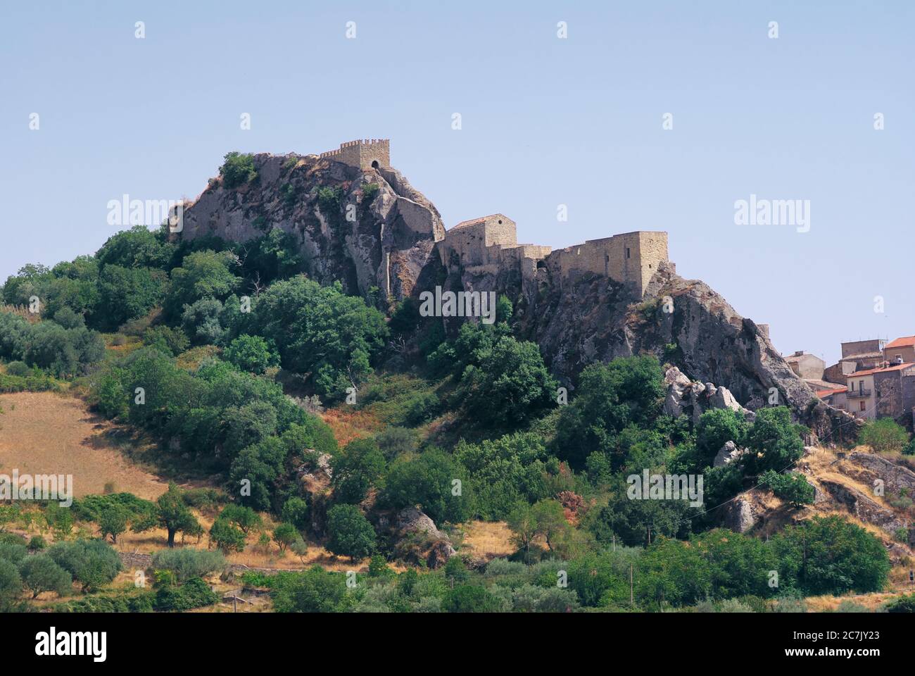 Il castello di pietra di Sperlinga in Sicilia è un monumento storico di età medievale Foto Stock