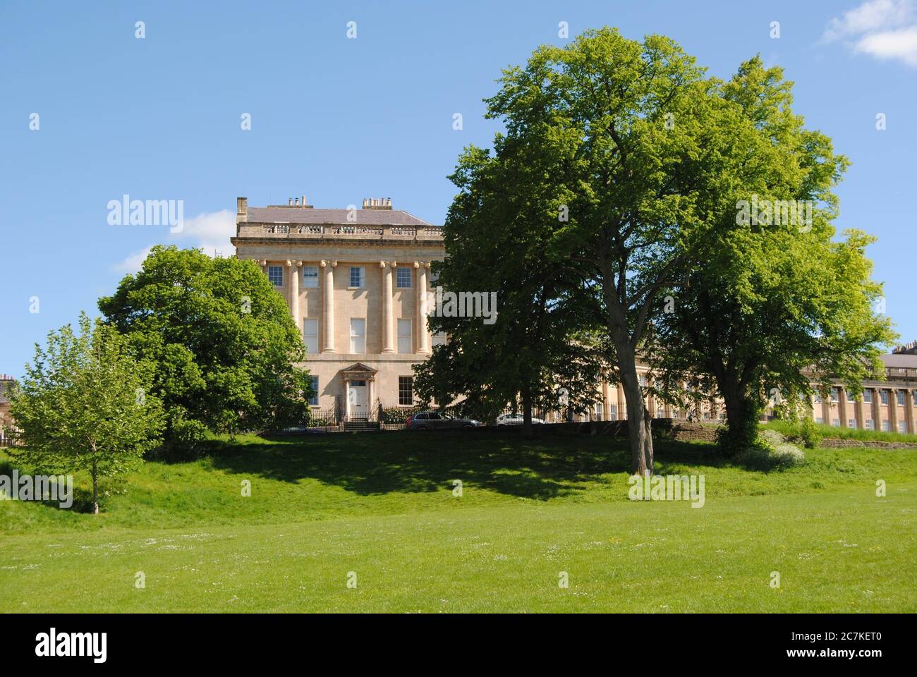 BATH, ENGLAND., REGNO UNITO - 21 luglio 2019: The Royal Crescent, Bath, Somerset, Inghilterra. 21 luglio 2019. Progettato da John Wood il giovane e bui Foto Stock