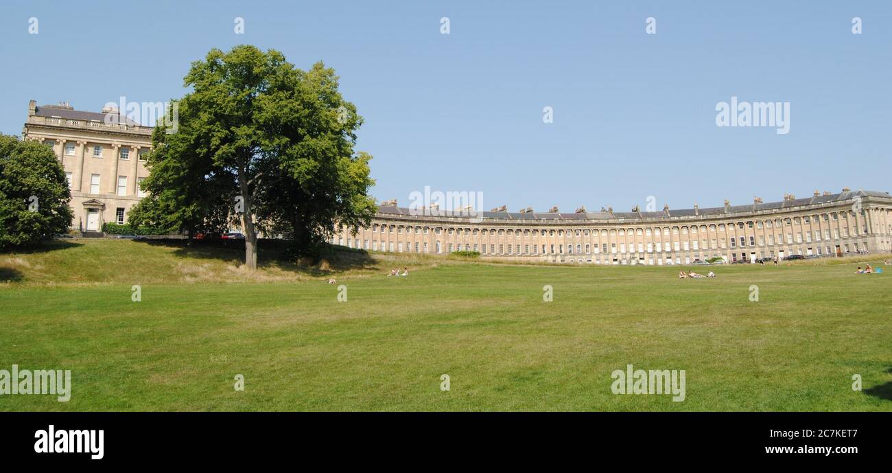 BATH, ENGLAND., REGNO UNITO - 21 luglio 2019: The Royal Crescent, Bath, Somerset, Inghilterra. 21 luglio 2019. Progettato da John Wood il giovane e bui Foto Stock