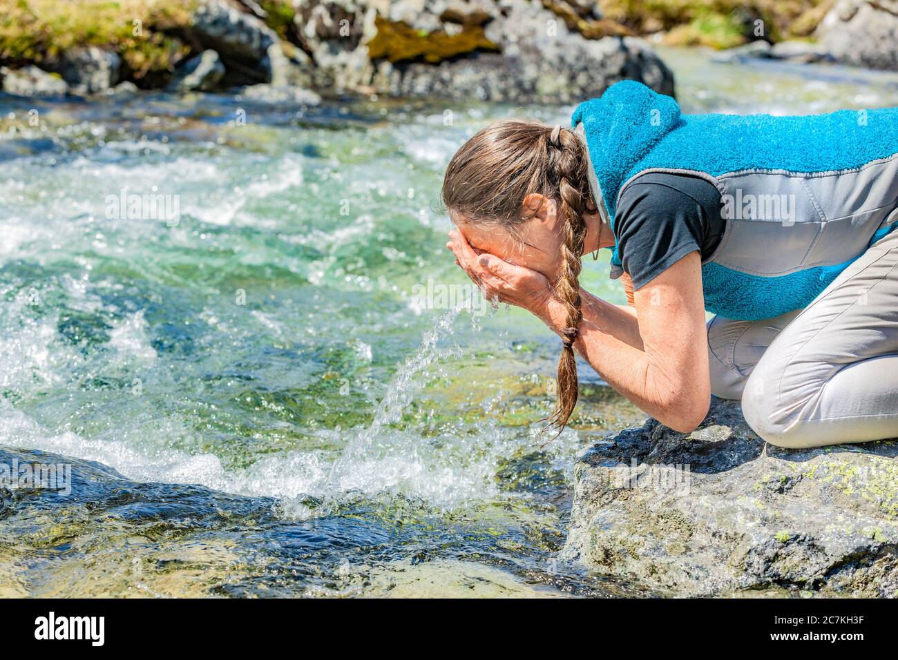 Lavare la superficie con acqua pulita Foto Stock