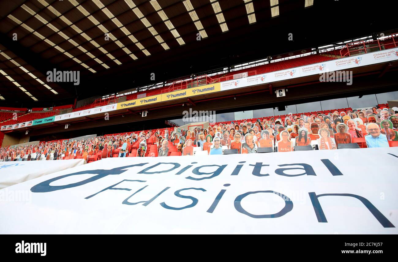 Intagli di cartone negli stand della Valley, Londra. Foto Stock