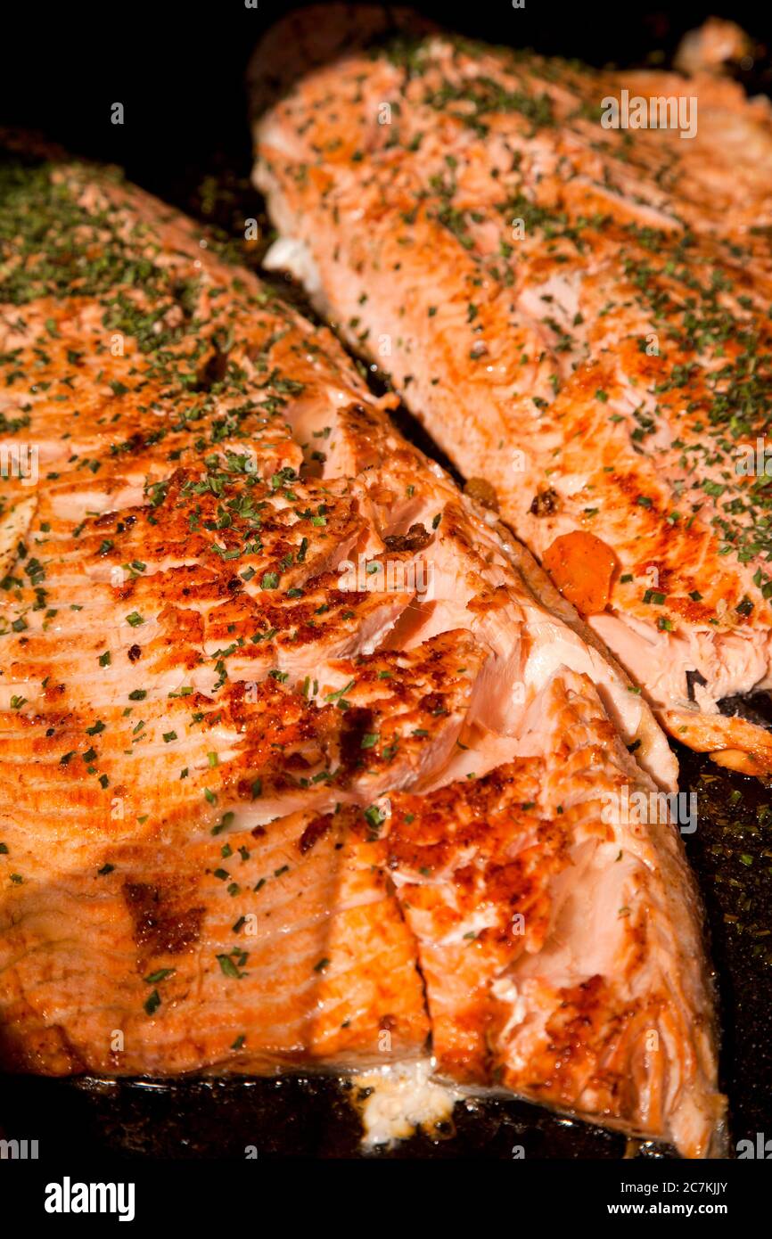 Salmone, pesce, grigliate, delicatezza, preparazione Foto Stock