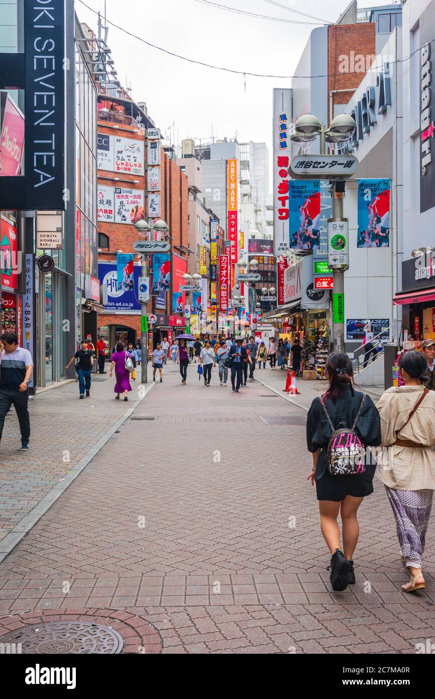 Tokyo, Giappone, Asia - 25 agosto 2019 : Via nel quartiere di Shibuya Foto Stock