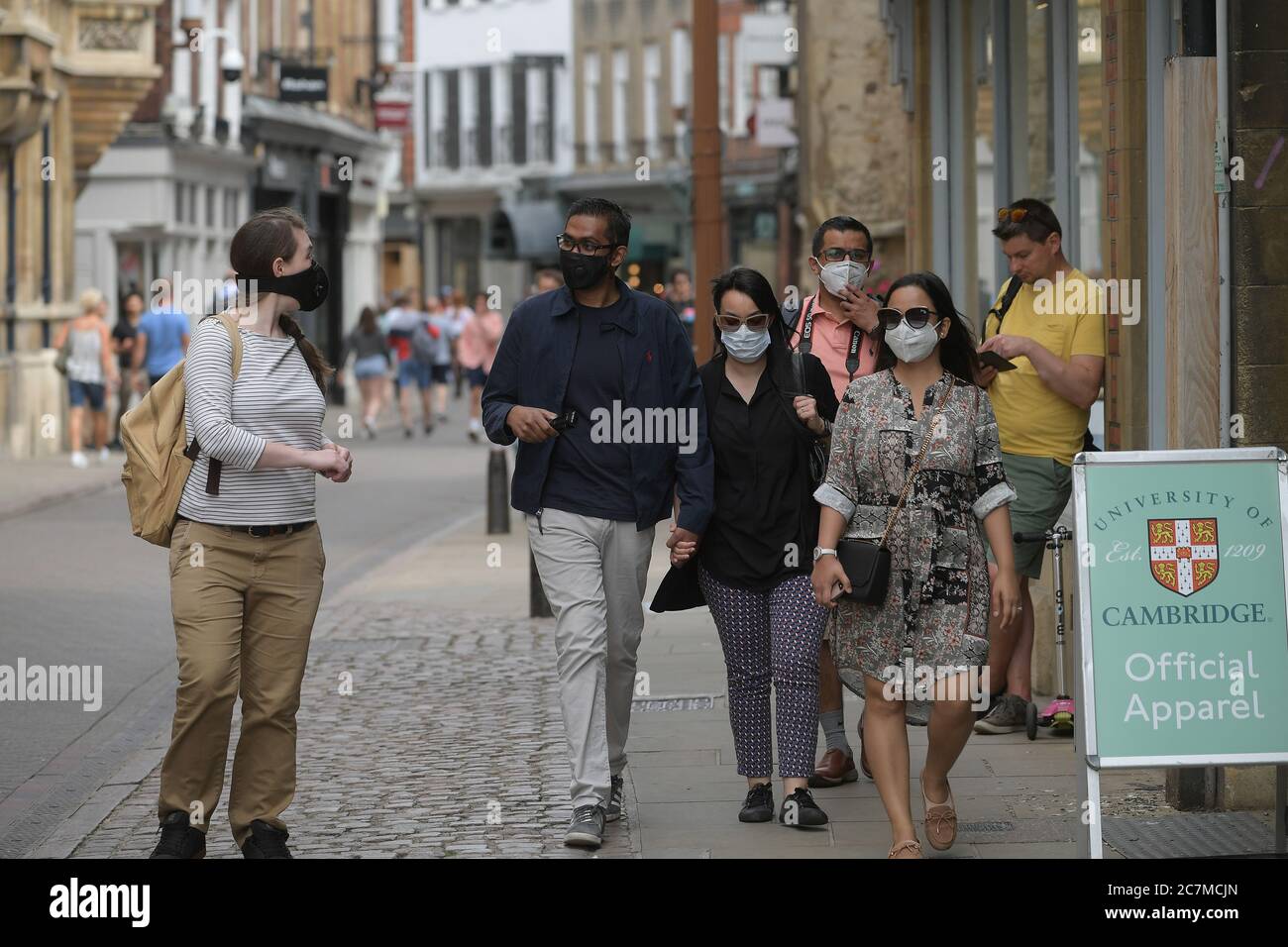 Cambridge, Regno Unito. 18 luglio 2020. Cambridge Inghilterra Regno Unito. Visitatori e acquirenti visitano Cambridge l'ultimo sabato prima di indossare una maschera in un negozio diventa obbligatorio. Credit: MARTIN DALTON/Alamy Live News Foto Stock