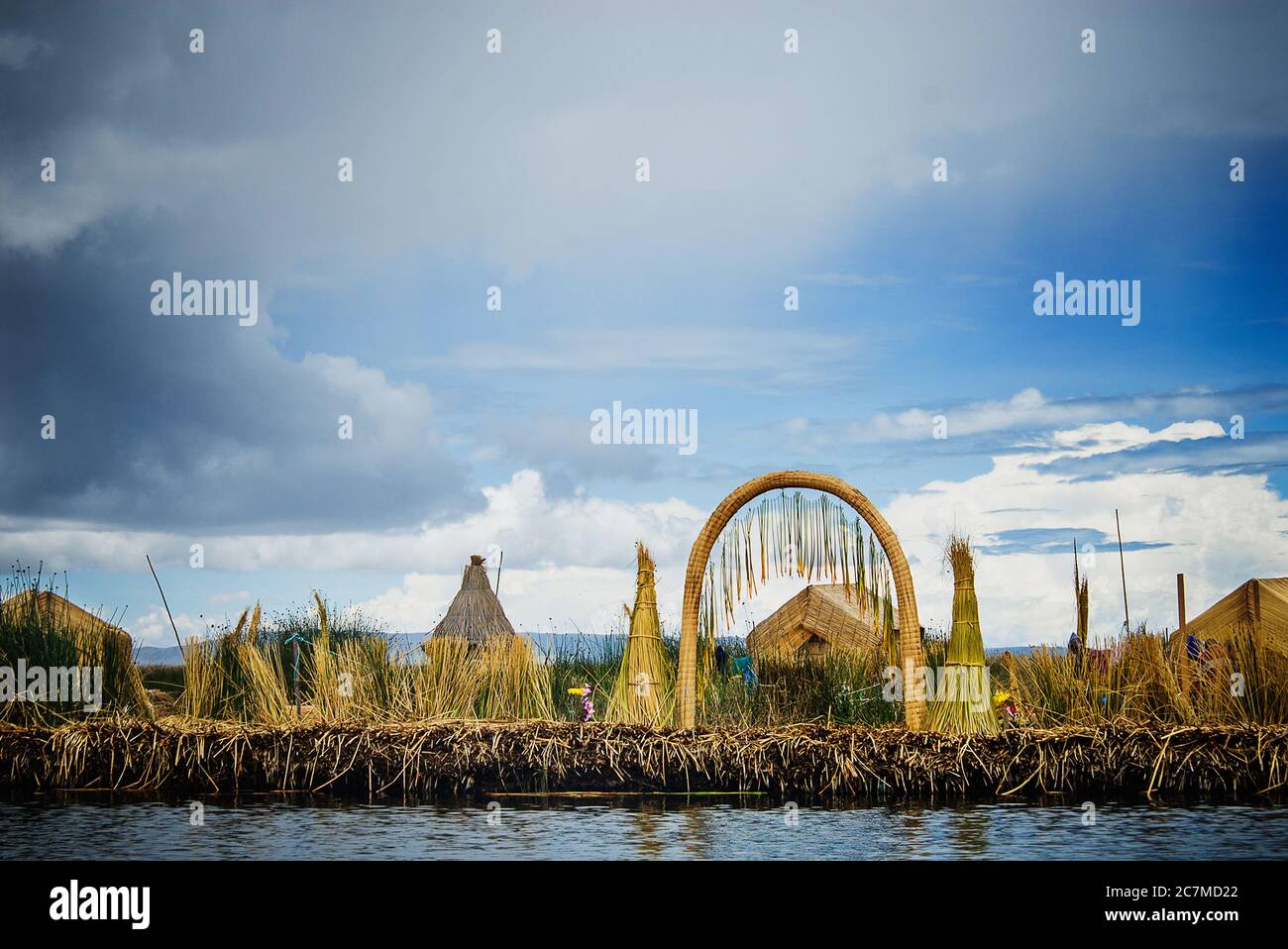 Le isole di canna del lago Titicaca, Puno, Perù, Sud America Foto Stock