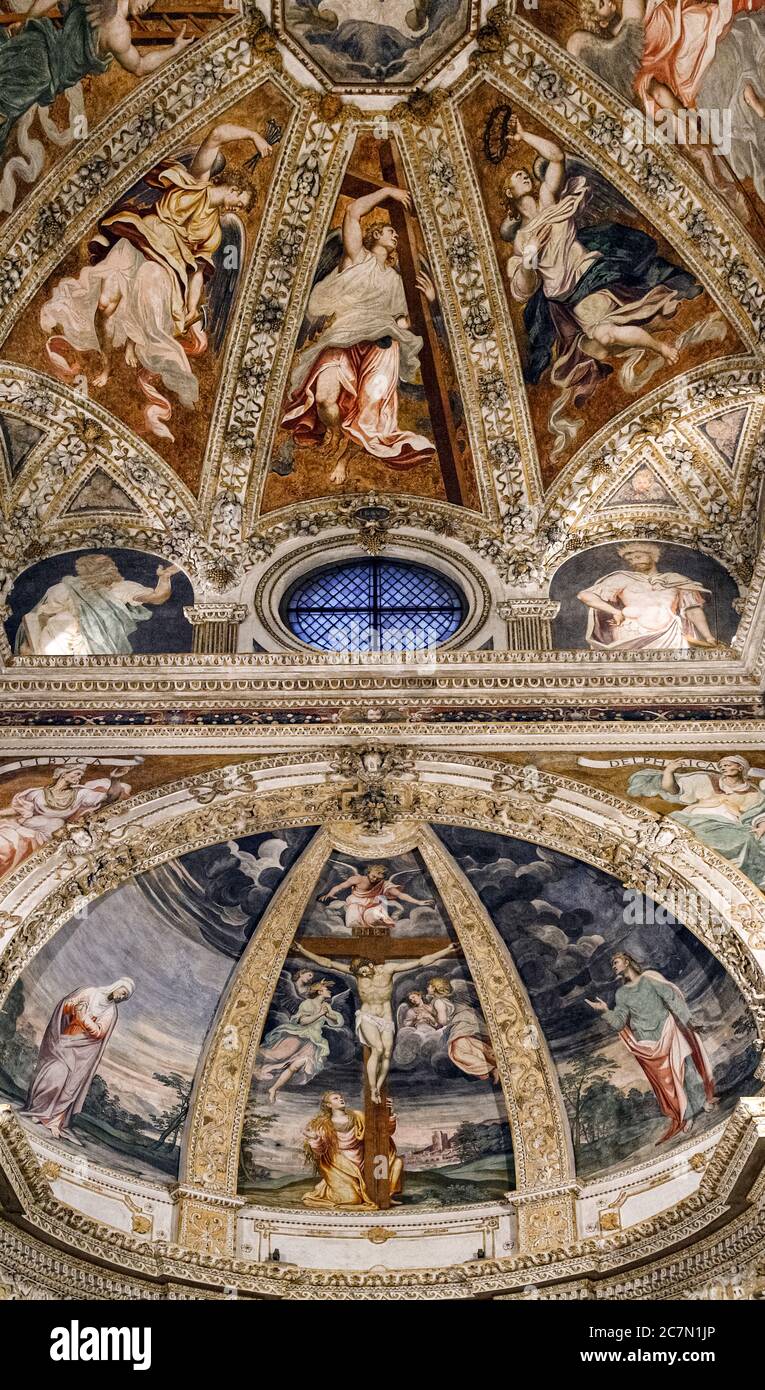 Italia Lombardia - Milano - Certosa di Garegnano - Presbiterio - Crocifissione 1578 Foto Stock