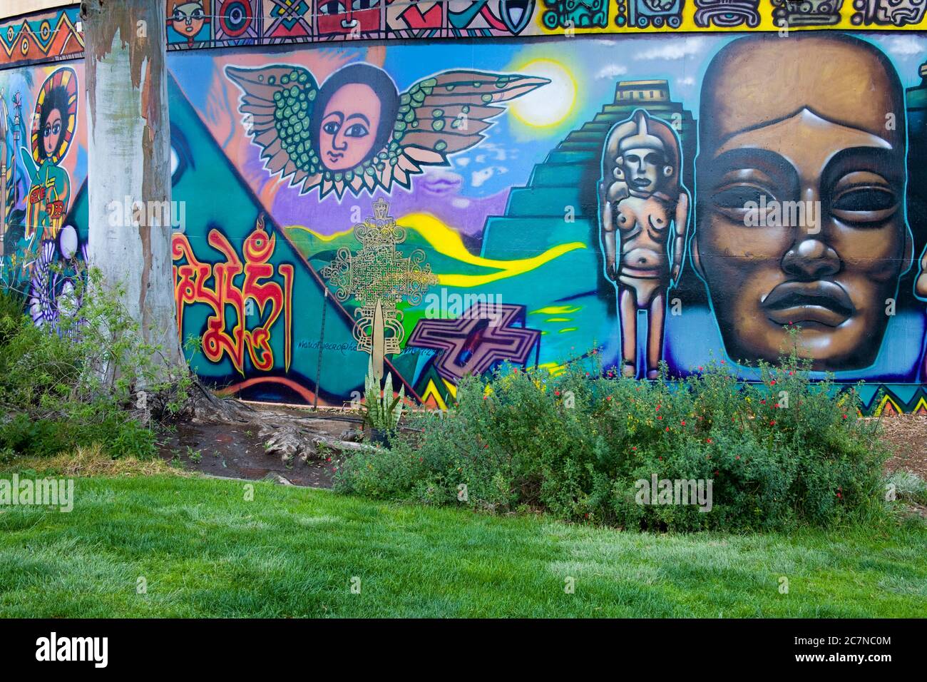 Murale sul World Beat Center, Balboa Park, San Diego, California, Stati Uniti Foto Stock