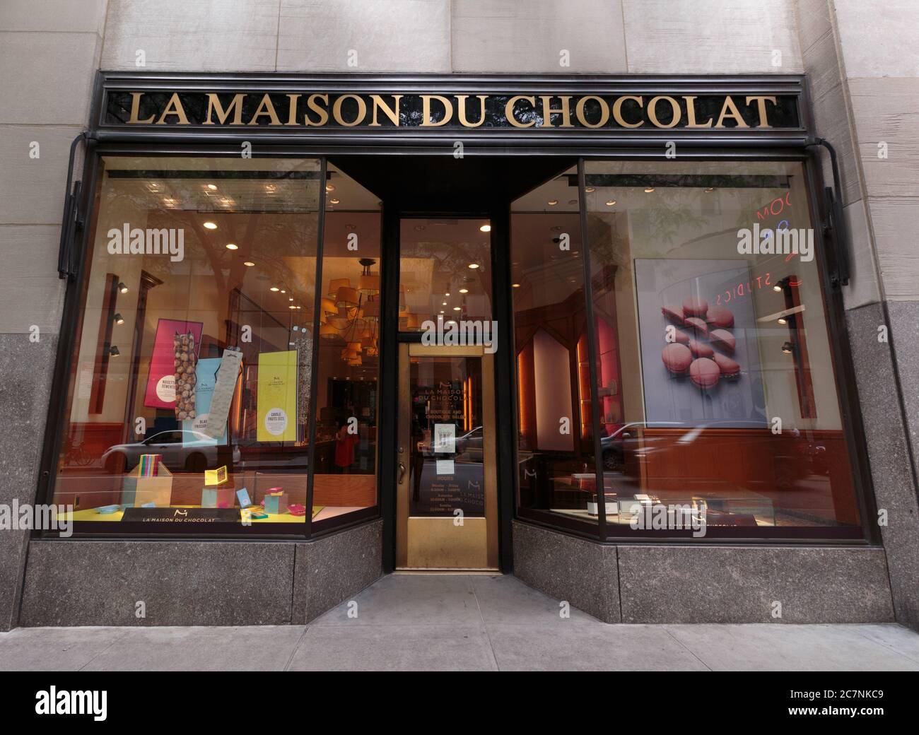 Storefront per la Maison Du Chocolat nel Rockefeller Center, una catena francese di boutique di cioccolato Foto Stock