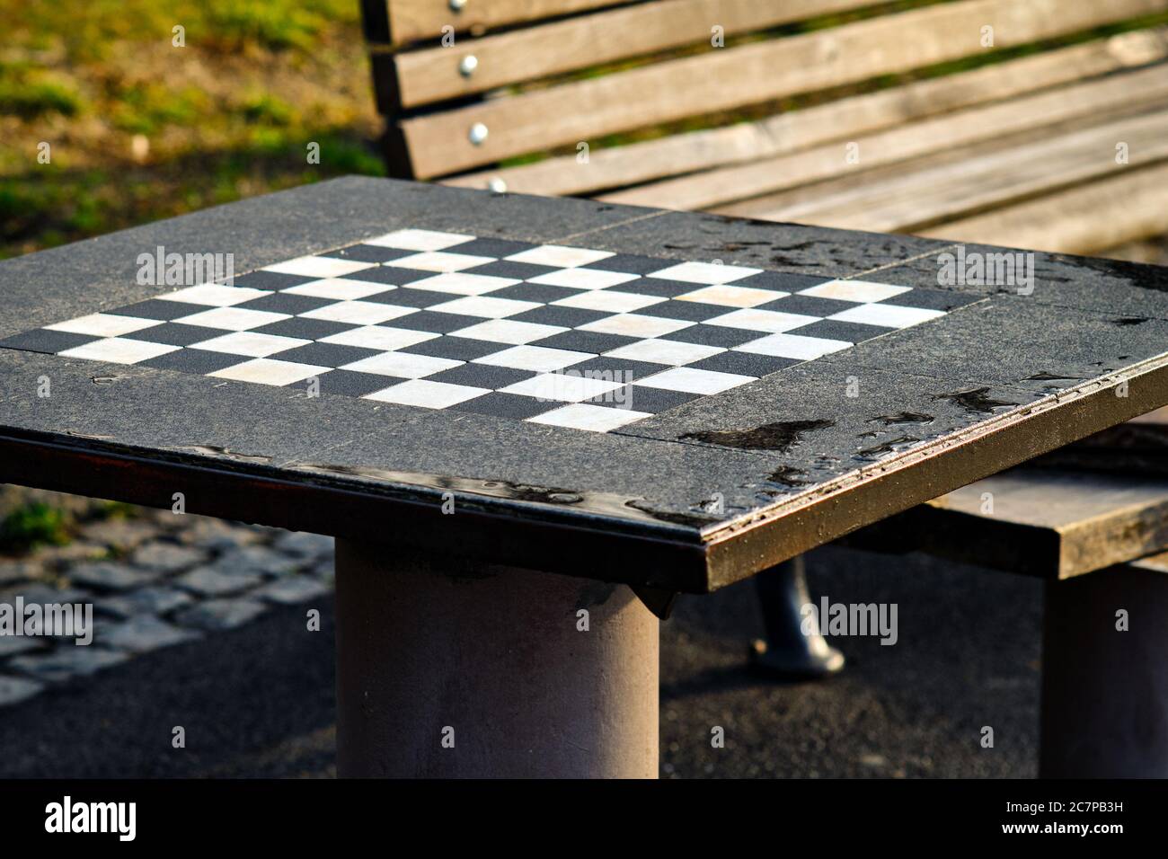 Tavolo da scacchiera nel parco di Kalemegdan, nella Fortezza di Belgrado, capitale della Serbia Foto Stock