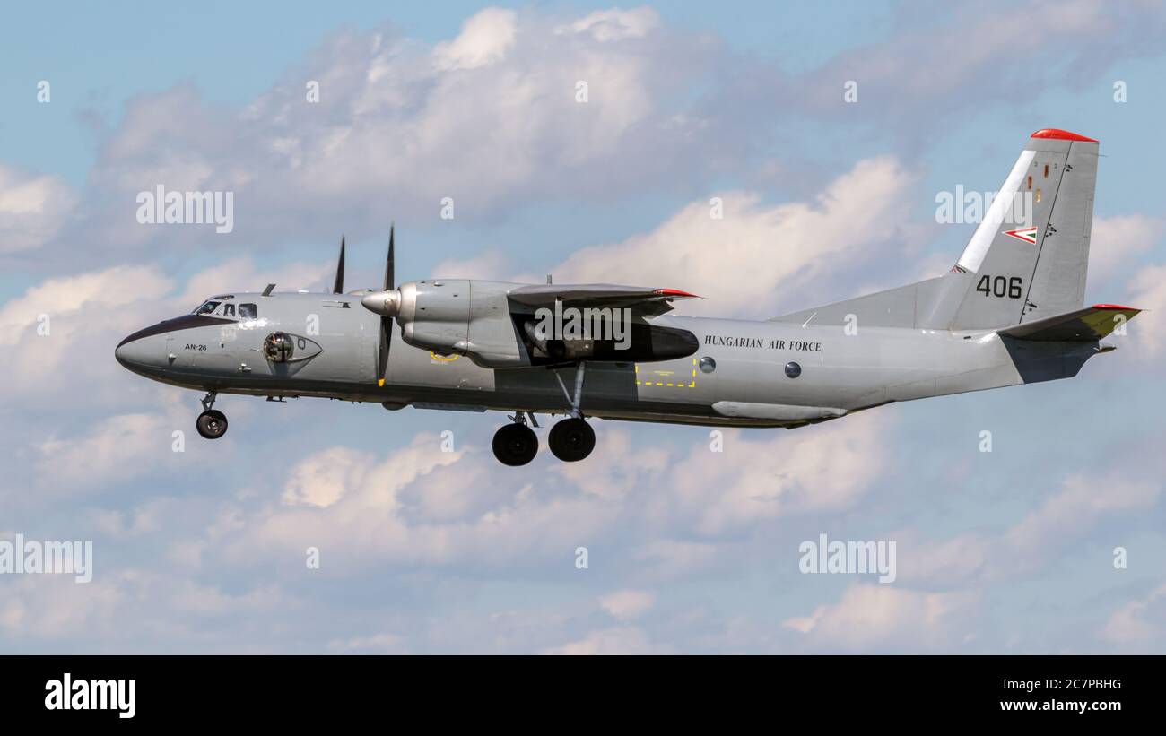 JAGEL, GERMANIA - 13 GIU 2019:Ungherese Air Force Antonov AN-26 aereo di trasporto atterraggio sulla base aerea Jagel. Foto Stock
