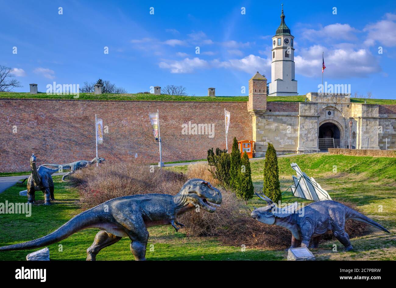Belgrado / Serbia - 22 febbraio 2020: Parco a tema dei dinosauri Jurassic Adventure a Belgrado, nel parco Kalemegdan fortezza a Belgrado, Serbia Foto Stock