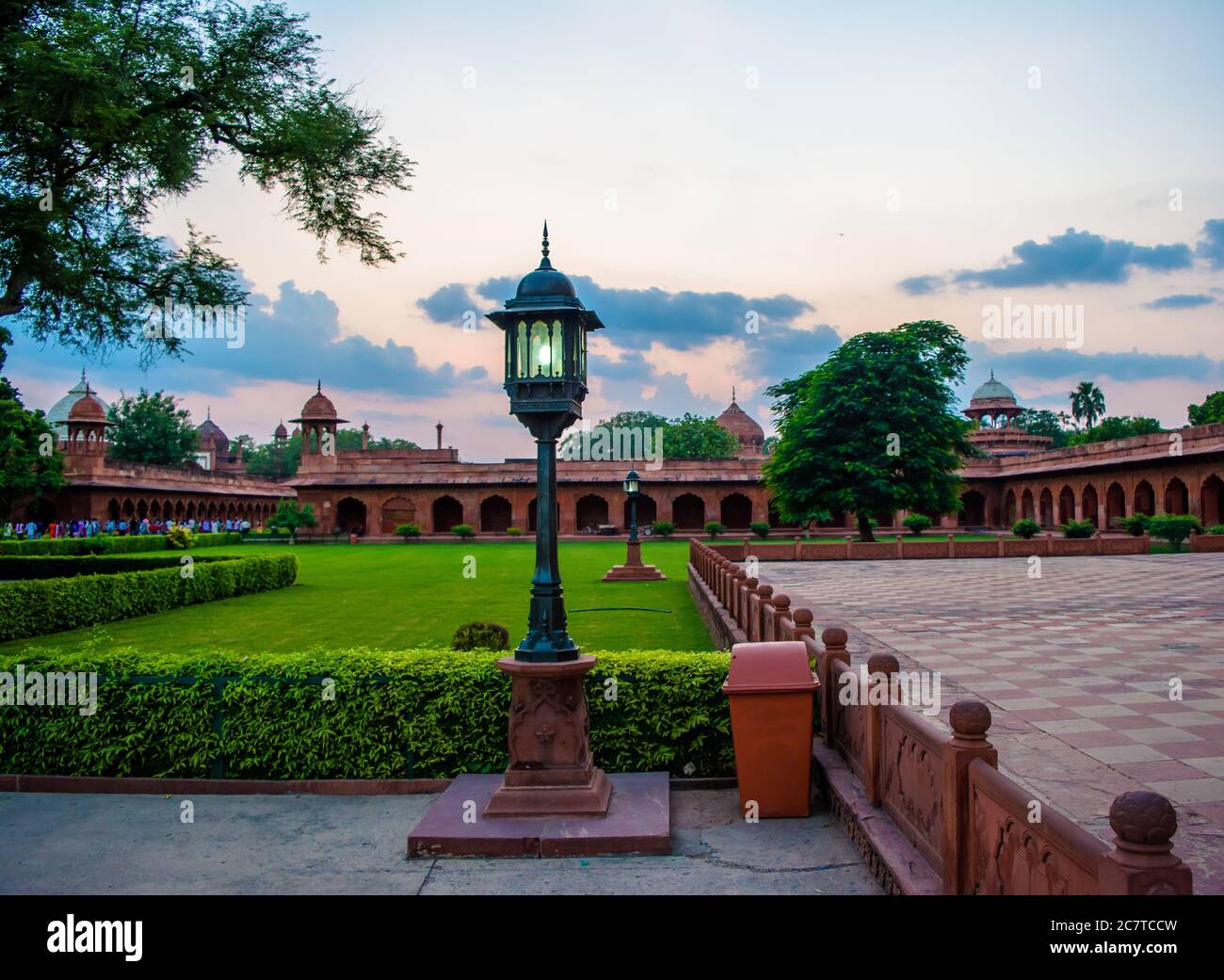 Il grate Taj Mahal dell'India è stato commissionato da Shah Jahan nel 1631 Foto Stock