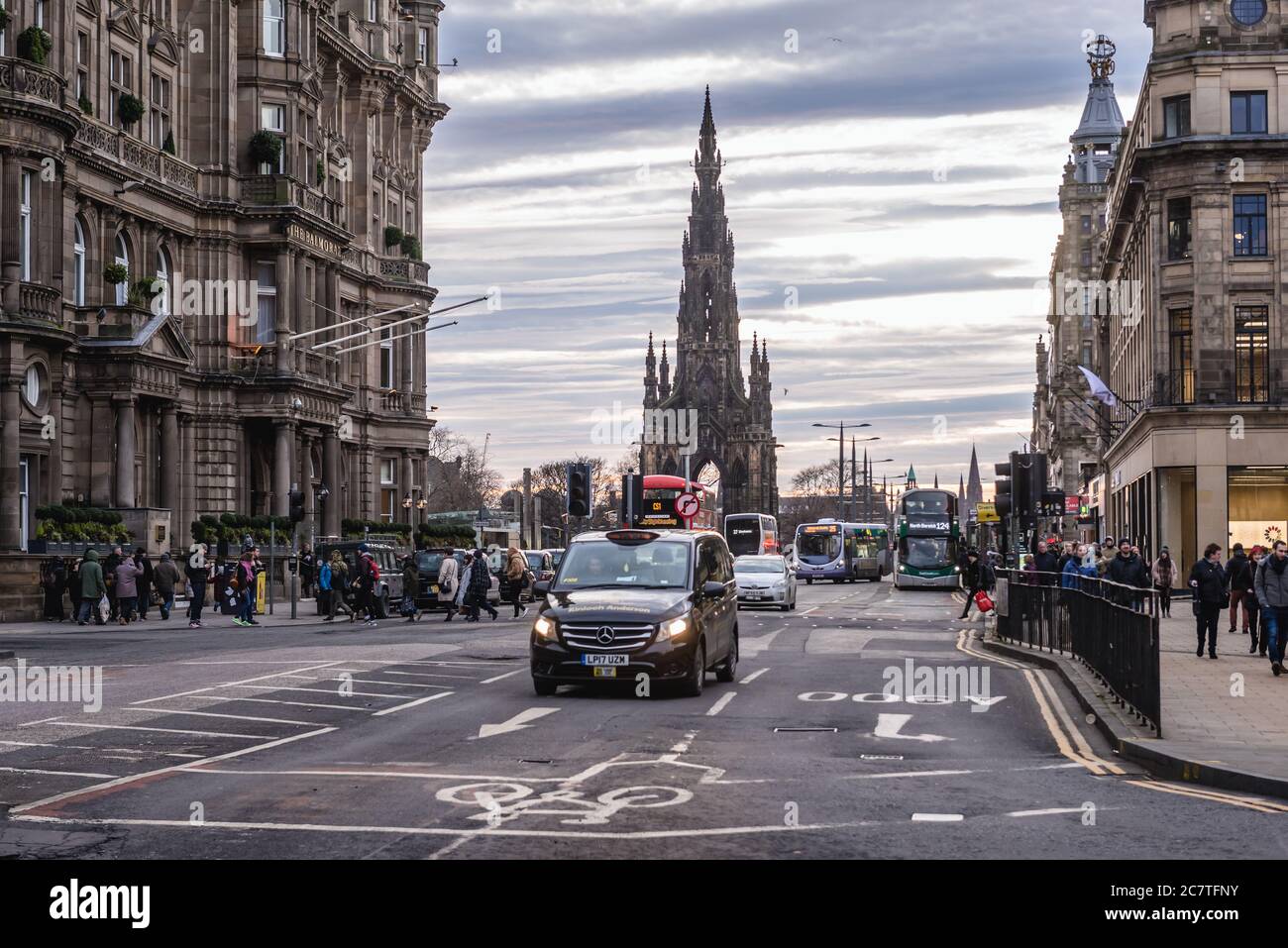 Scott Monument, monumento gotico vittoriano dello scrittore scozzese Sir Walter Scott a Edimburgo, capitale della Scozia, parte del Regno Unito Foto Stock