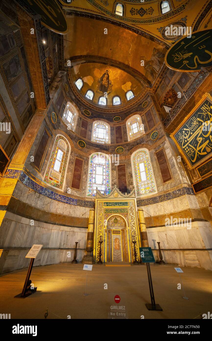 Mihrab nell'interno di Hagia Sophia (Ayasofya) a Istanbul, Turchia, Chiesa bizantina della Sapienza, punto di riferimento della città Foto Stock