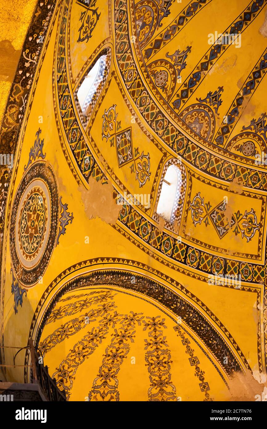 Motivi decorativi nell'interno ornamentale di Hagia Sophia (Ayasofya) a Istanbul, Turchia Foto Stock