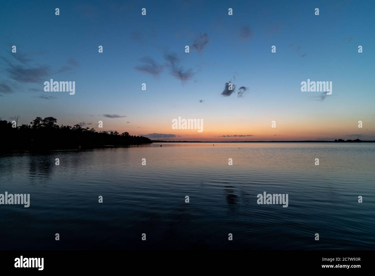 Tramonto allo Steinhuder Meer, Germania Foto Stock