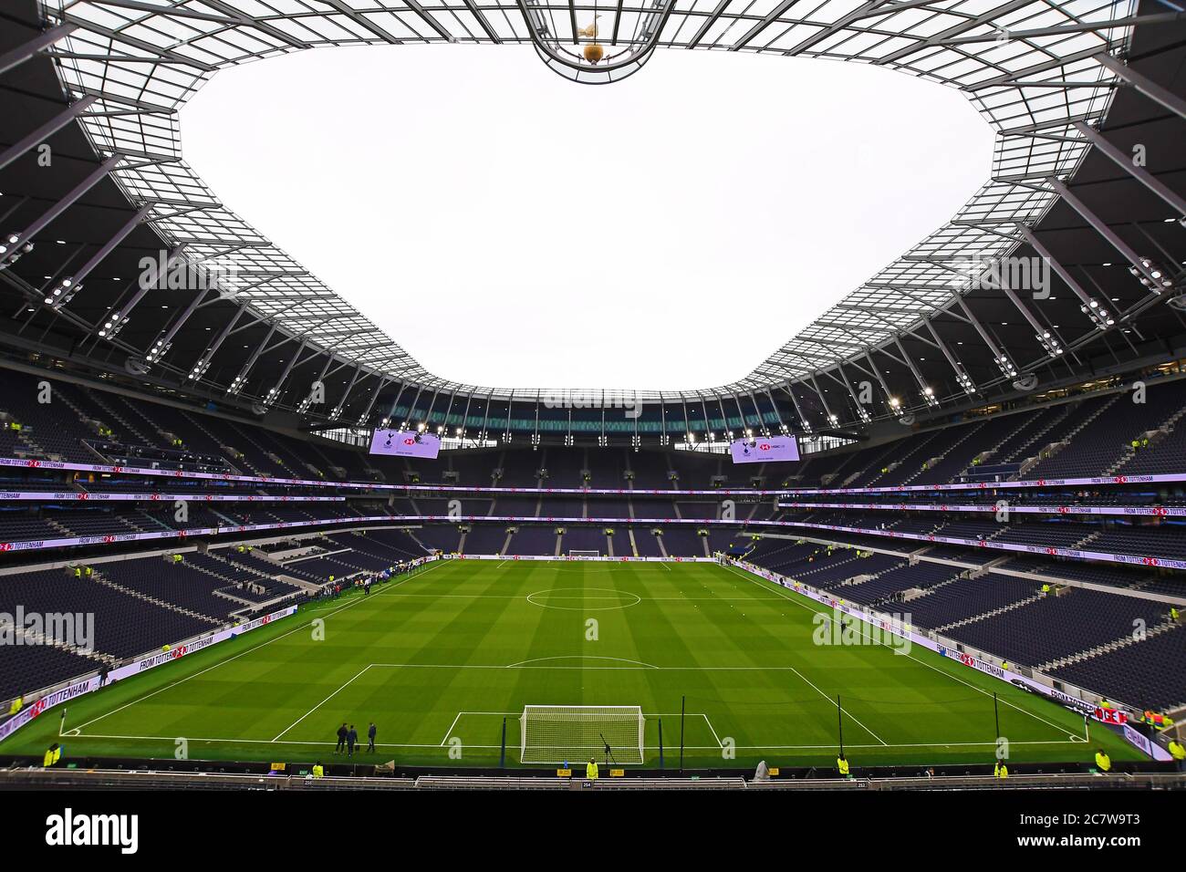 LONDRA, INGHILTERRA - 2 FEBBRAIO 2020: Vista generale del nuovo Tottenham Hotspur Stadium raffigurato prima della partita della Premier League 2019/20 tra Tottenham Hotspur e Manchester City allo stadio Tottenham Hotspur. Foto Stock