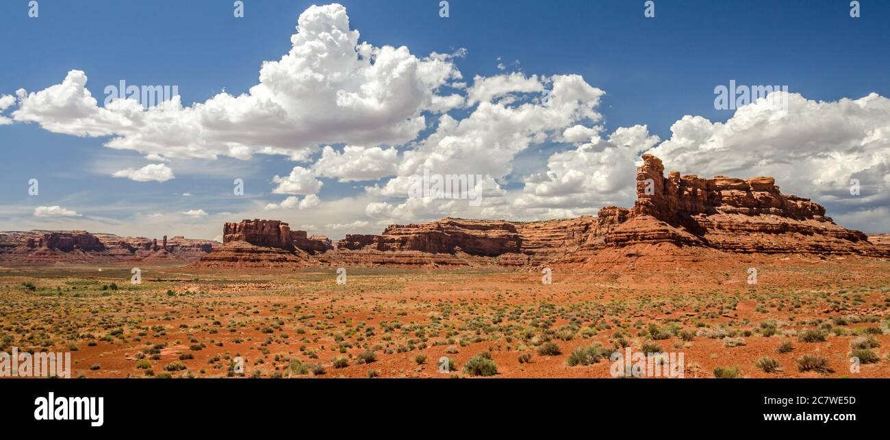 Panorama di paesaggio desertico nella Valle degli dei in Utah, Stati Uniti Foto Stock