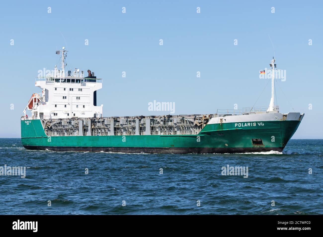 nave da carico ro-ro POLARIS VG in entrata Rostock Foto Stock