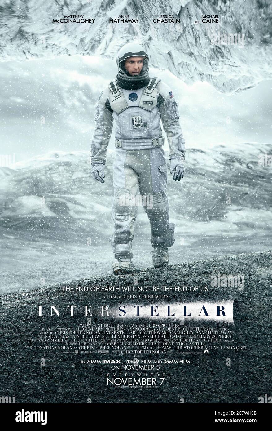 Interstellar (2014) diretto da Christopher Nolan e con Matthew McConaughey, Anne Hathaway, Jessica Chastain e John Lithgow. In un futuro distopico astronauti esplorare un buco di parole nello spazio alla ricerca di una nuova casa per l'umanità in una galassia lontana. Foto Stock