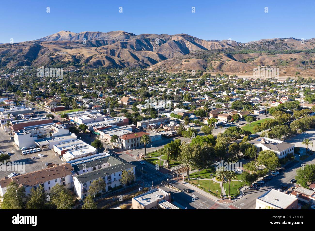 Vista aerea di Fillmore, California, situata nella valle del fiume Santa Clara Foto Stock