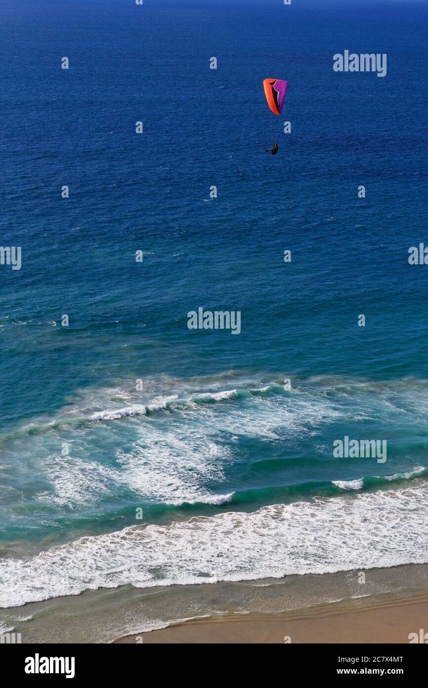 Sorvola la spiaggia di Torrey Pines City (Black's Beach), la Jolla, San Diego, California, USA Foto Stock