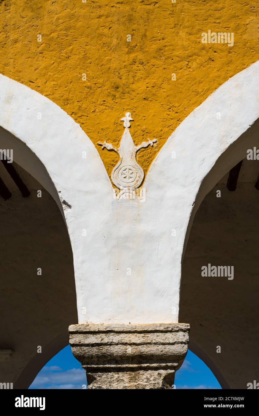 Il Convento di San Antonio o Sant'Antonio da Padova fu fondato nel 1549 e completato nel 1562. Fu costruito sulla base di una grande piramide Maya. Foto Stock