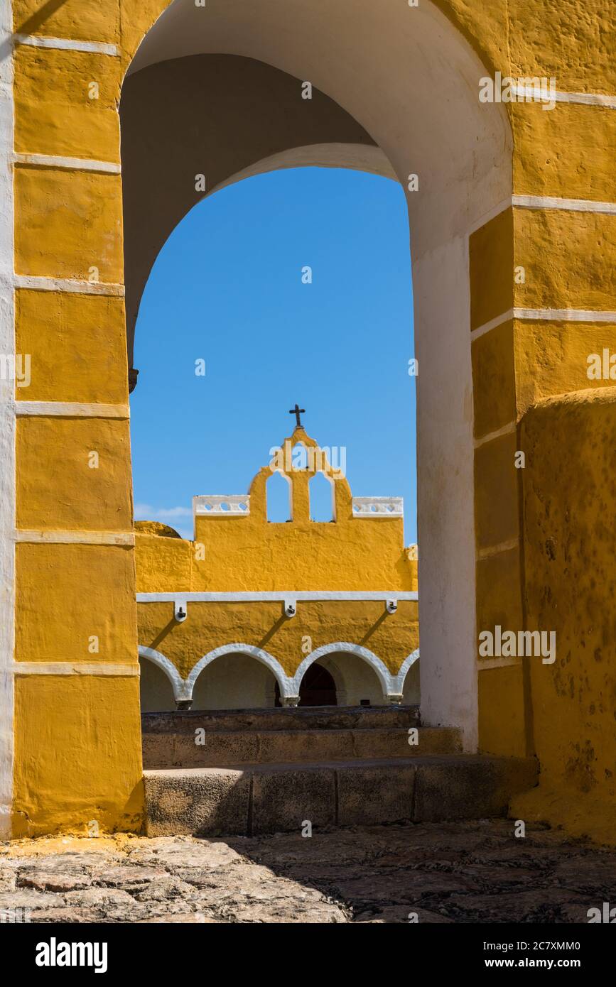 Il Convento di San Antonio o Sant'Antonio da Padova fu fondato nel 1549 e completato nel 1562. Fu costruito sulla base di una grande piramide Maya. Foto Stock