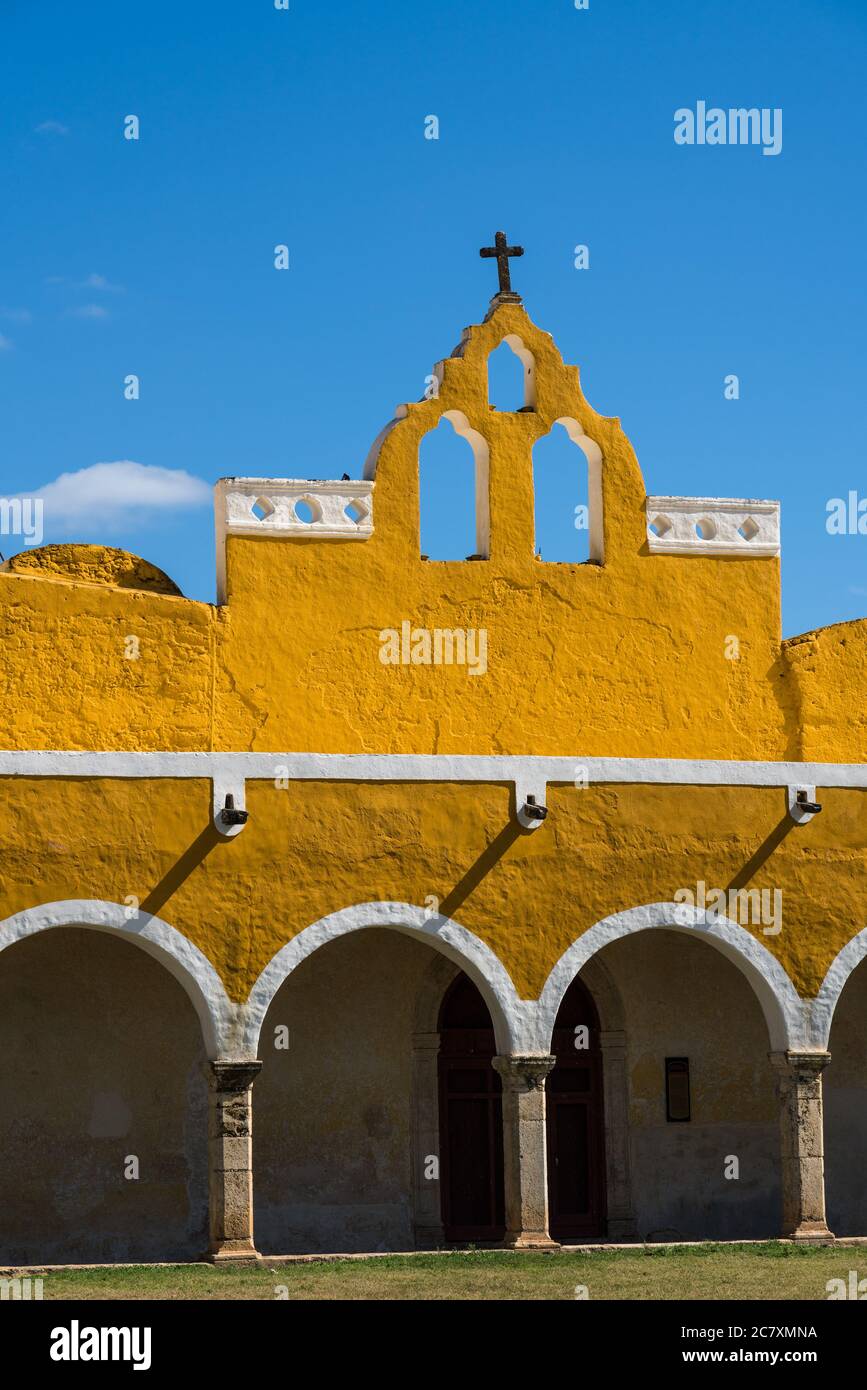 Il Convento di San Antonio o Sant'Antonio da Padova fu fondato nel 1549 e completato nel 1562. Fu costruito sulla base di una grande piramide Maya. Foto Stock