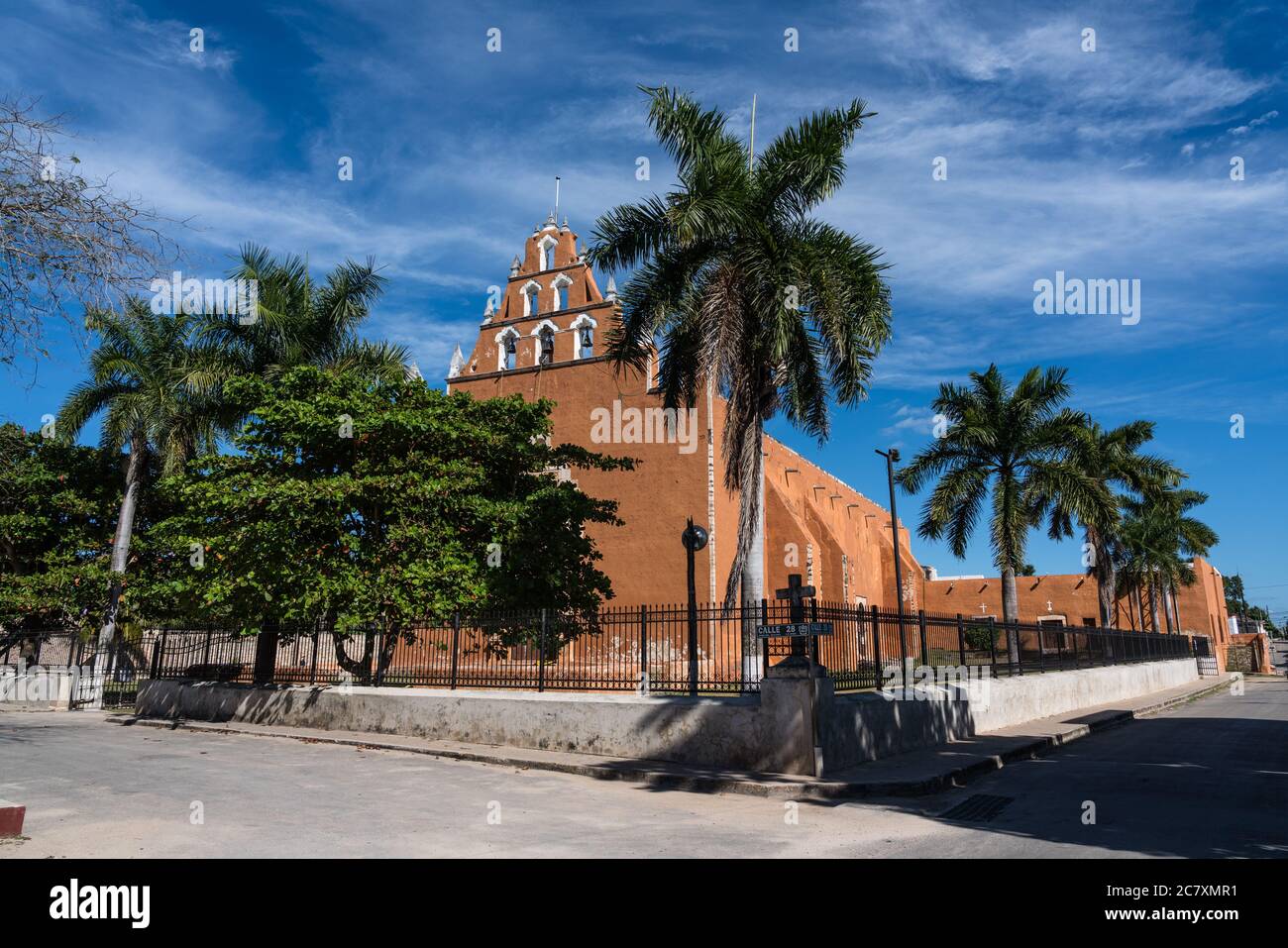 La Chiesa coloniale spagnola della Vergine Assunta, o la Virgen de la Asuncion, fu completata nel 1756, sostituendo una chiesa più antica della Maya Foto Stock