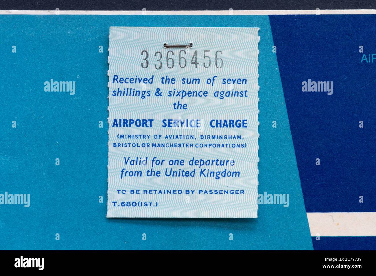 Ricevuta di addebito per il servizio aeroportuale allegata alla parte anteriore del biglietto BOAC - 1964 - UK Foto Stock