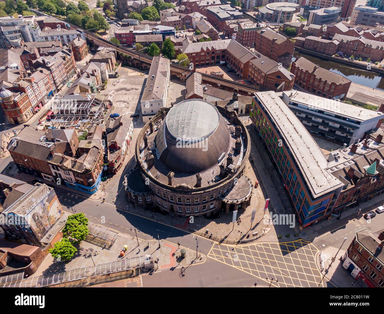 Maggio 2020, Regno Unito: Scambio di mais da sopra - Aerial Photo Foto Stock