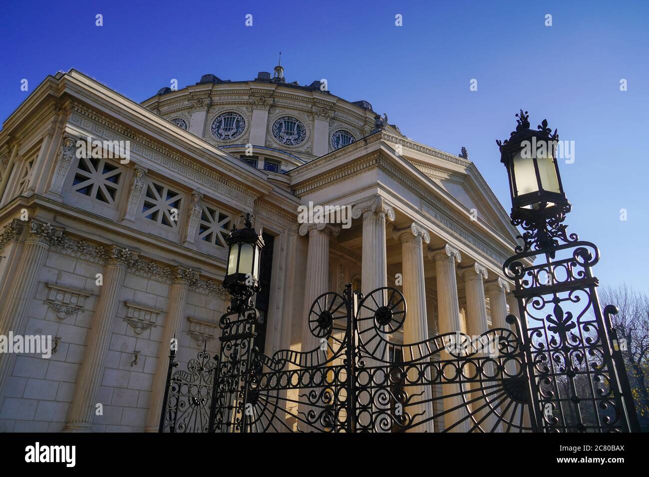 Esterno dell'Ateneo Rumeno, una sala da concerto a Bucarest, in Romania. Inaugurato nel 1888. Foto Stock