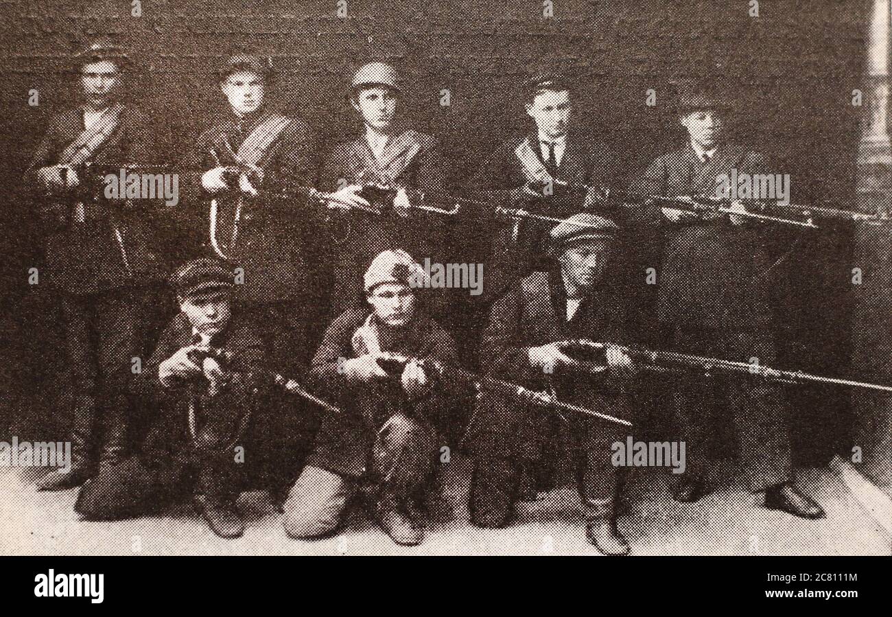 Gruppo di guardie rosse finlandesi nel 1918. Foto Stock
