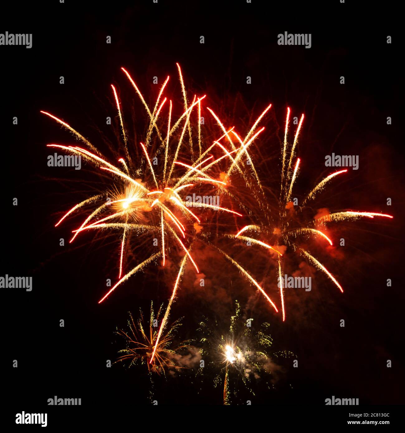 Fuochi d'artificio illuminano il 14 luglio, bastille giorno in Francia Foto Stock