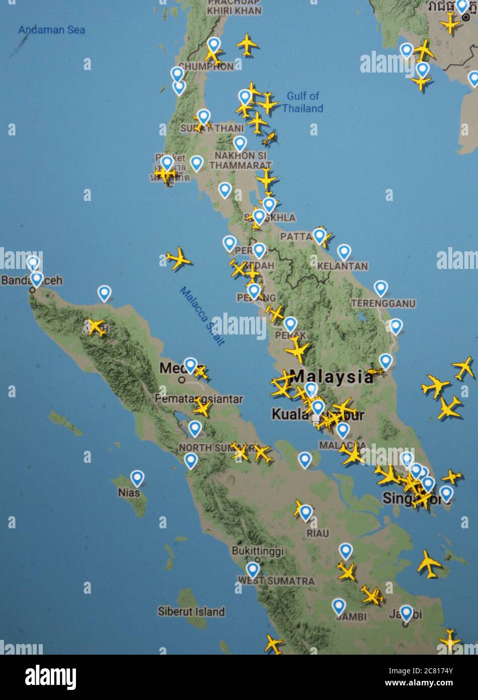 Traffico aereo sopra Malesia e Sumatra (20 luglio 2020, UTC 07.37) su Internet con il sito Flightradar 24, durante il Coronavirus Pandemic Foto Stock