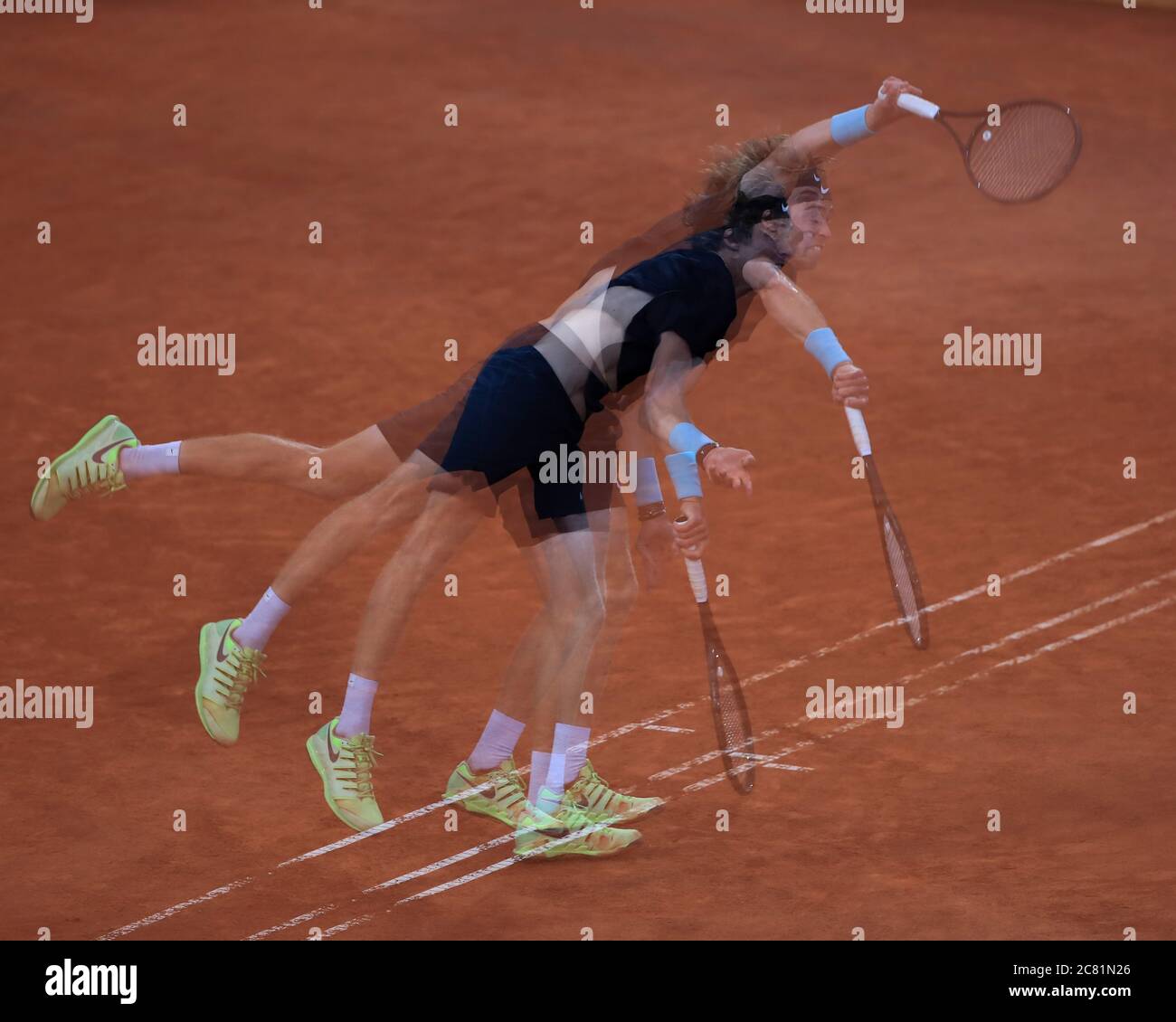 Il tennista Andrey Rublev della Russia in azione a Kitzbuehel, Tirolo, Austria. Foto Stock