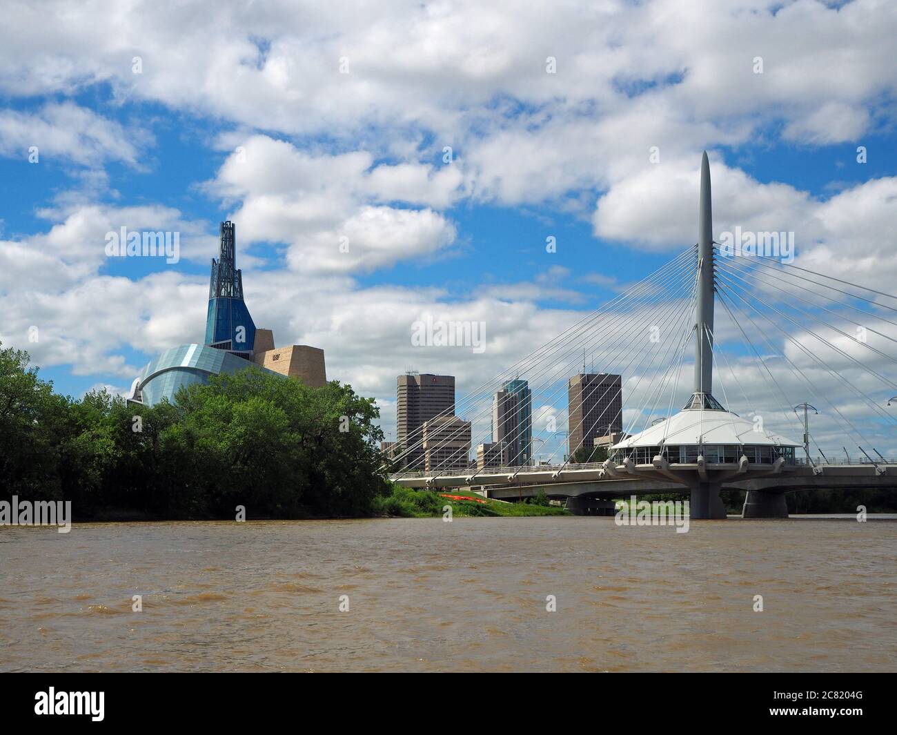 Il Canadian Museum for Human Rights e l'Esplanade Riel Bridge, Winnipeg, Manitoba, Canada Foto Stock
