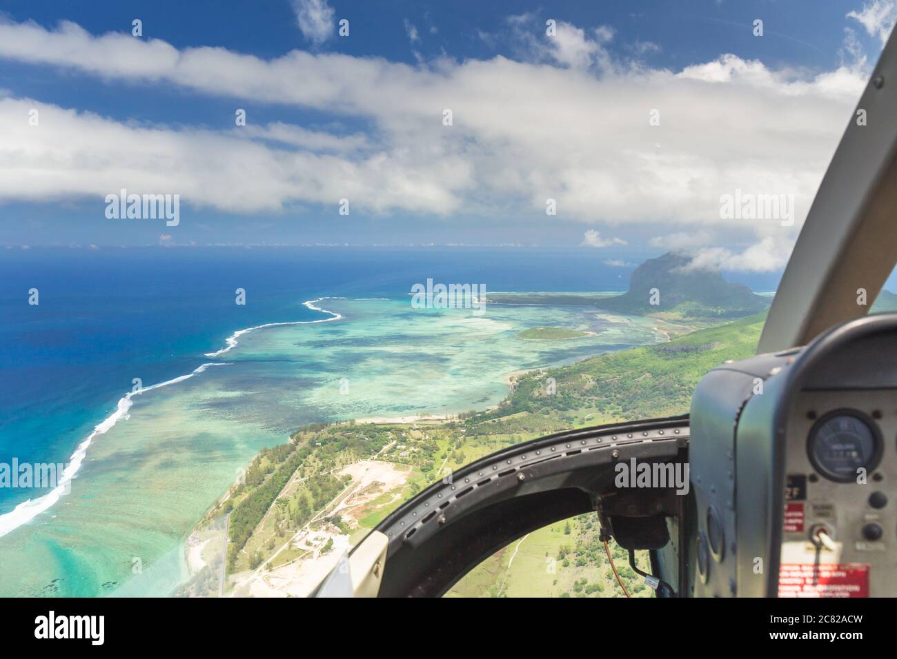 Vista dall'elicottero della penisola di le Morne Brabant. Mauritius paesaggio Foto Stock