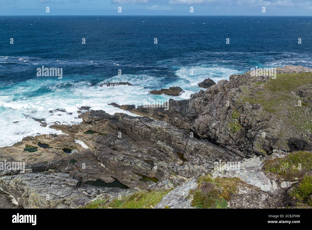 Wild Rugged Atlantic Irish Coast a Malin Head, Donegal, Irlanda. Wild Atlantic Way. Foto Stock