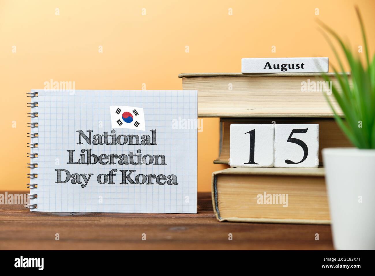 15 agosto - Giornata Nazionale di Liberazione della Corea. Quindicesimo giorno mese calendario concetto su blocchi di legno con spazio di copia Foto Stock