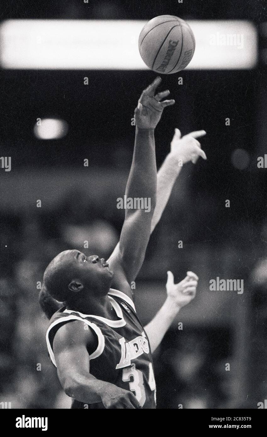 LA Lakers Shaquille o’Neal in azione di gioco contro la Boston Celtics stagione 1996-1997 al Fleet Center di Bostonma USA foto di Bill belknap Foto Stock