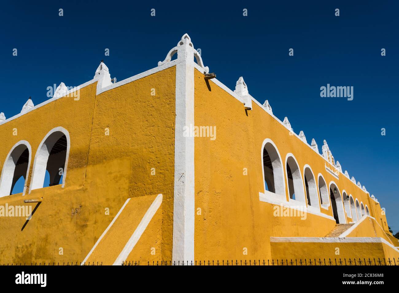 Il Convento di San Antonio o Sant'Antonio da Padova fu fondato nel 1549 e completato nel 1562. Fu costruito sulla base di una grande piramide Maya. Foto Stock